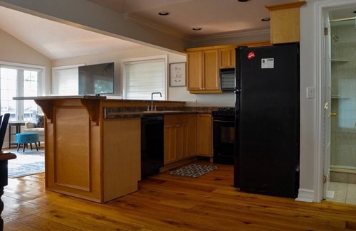 Amherstburg Casa | Entire Cottage