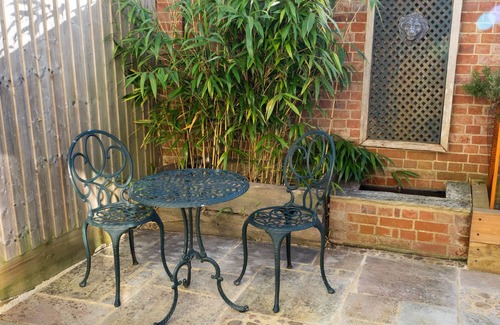 Linton Cabaña | Entire Cottage in Picturesque Village