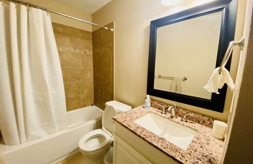 Milwood Casa | ENTIRE cozy ☼Extended Stay☼ home next to Apple