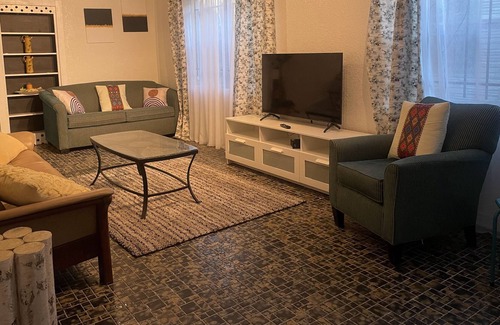 Jacksonville Casa | Entire Cozy home/sleeps 5/near downtown