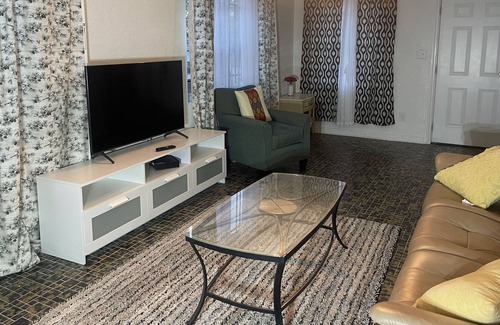 Jacksonville Casa | Entire Cozy home/sleeps 5/near downtown