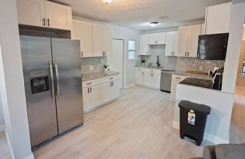 Jacksonville Casa | Entire cozy house near TIA Arena