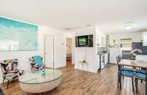 Royal Harbor Casa | Entire Duplex: Prime Location & 4 Beach Cruisers