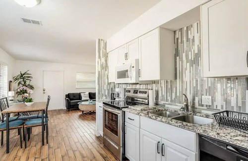 Royal Harbor Casa | Entire Duplex: Prime Location & 4 Beach Cruisers