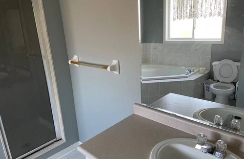 Burlington Casa | Entire End Townhouse Nearly Lake and Shopping Center with Large Deck and BBQ