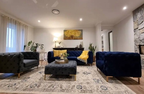 Wongawallan Casa | Entire family & wedding accommodation Gold Coast
