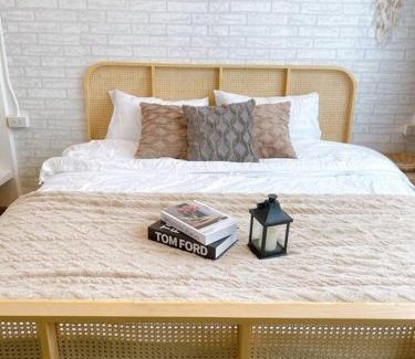 Talat Yot Apartamento | Entire floor,Decorated cozy home, near Grand Palace
