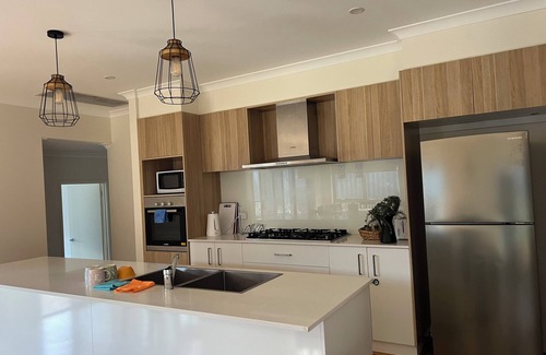 Moncrieff Casa | Entire four bedroom house in Moncrieff near play ground