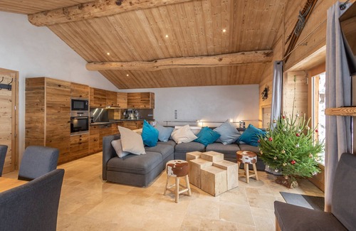 Arc-1600 Chalet De Esquí | Todo el chalet renovado en las laderas 5 minutos a pie Arco 1600 8ch 6sdb 24pers