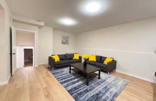 Southwest Calgary Casa | Entire guest suite in Calgary, AB