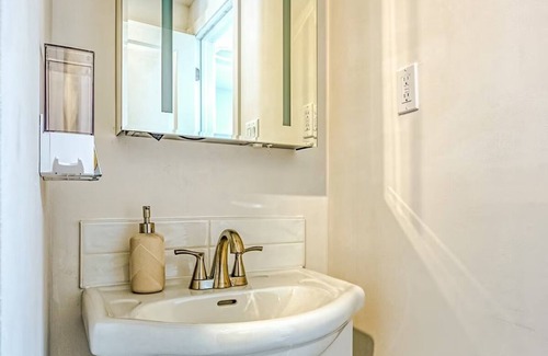 Chapel Hill South Apartamento | Entire guest suite - Spring Enclave