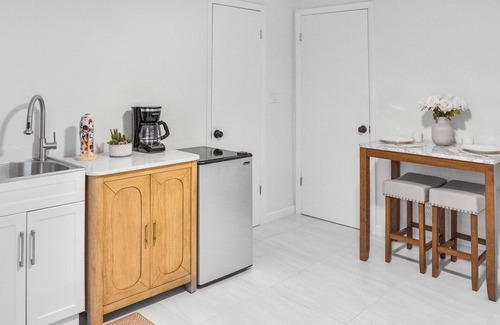 Oakland Park Apartamento | Entire Guest Suite at Casa Paraiso