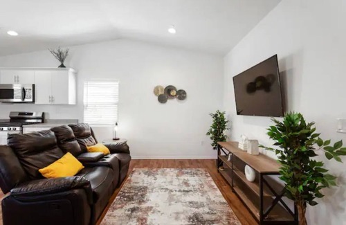 San Bernardino Casa | Entire Guesthouse for Rent in San Bernardino