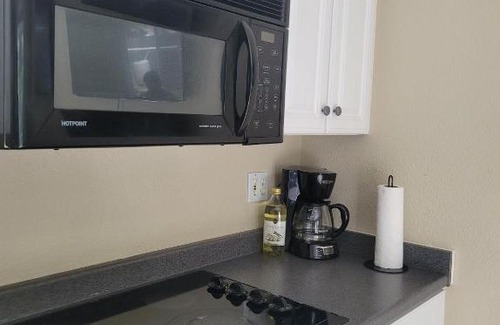 Southgate Casa | Entire Guesthouse 5 mins to Siesta Key & downtown