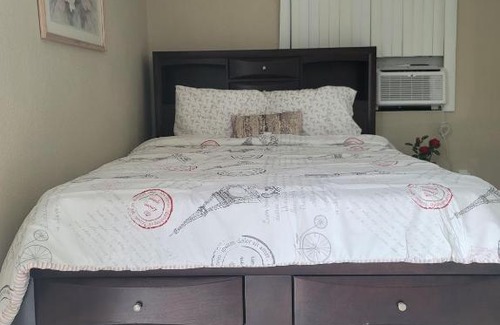 Southgate Casa | Entire Guesthouse 5 mins to Siesta Key & downtown