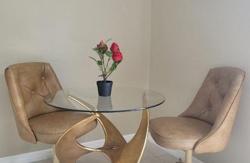 Southgate Casa | Entire Guesthouse 5 mins to Siesta Key & downtown