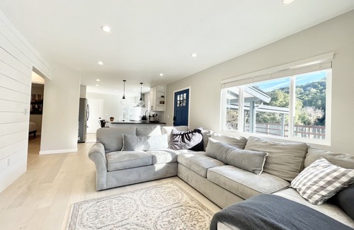 Castro Valley Cabaña | Entire Hilltop Cottage Retreat with Canyon Views: Heart of the the Bay Area