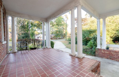 Goldsboro Casa | Entire Historic Home with 3620Sqft Perfect for Families