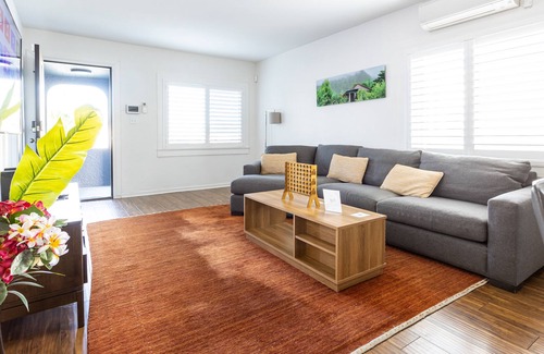 Los Angeles Casa | ENTIRE HOME 2 bed 1 bath!