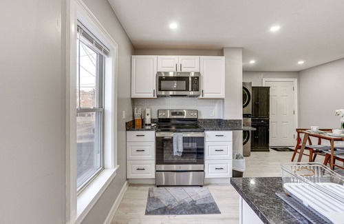 Lynn Casa | Entire Home 2BR 2BTH Quite Area with parking
