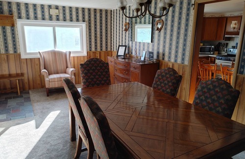 Canandaigua Casa | Entire Home - 4 Bedroom - Sleeps 10 Canandaigua - Steps Off Main St / Downtown