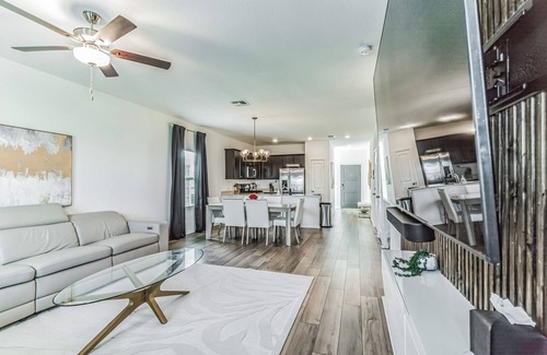 Del Valle Casa | Entire home, 4 Bedrooms Near Airport & COTA