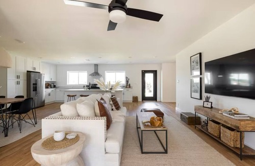 Litchfield Park Casa | Entire Home: A Modern Desert Oasis