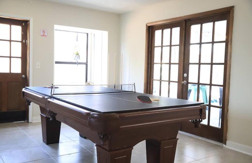 Bradenton Casa | Entire Home-Bradenton 3/2 indoor pool near beaches