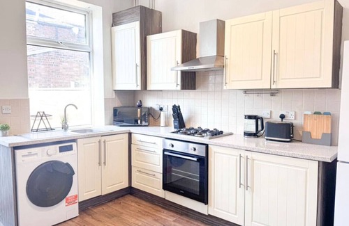Ashton-under-Lyne Apartamento | Entire Home | WiFi | Free Parking | Great Location