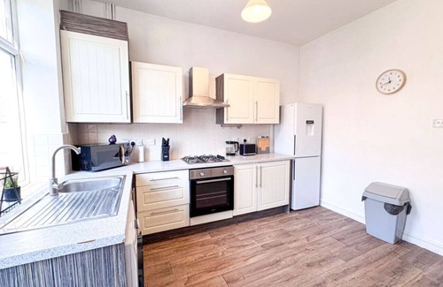 Ashton-under-Lyne Apartamento | Entire Home | WiFi | Free Parking | Great Location