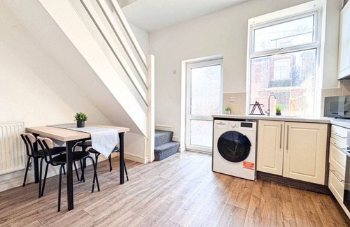 Ashton-under-Lyne Apartamento | Entire Home | WiFi | Free Parking | Great Location