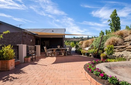 Alexandra Casa | Entire home in Earnscleugh, Central Otago