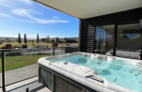 Alexandra Casa | Entire home in Earnscleugh, Central Otago