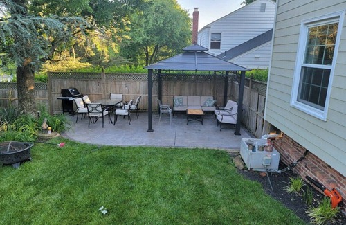 Del Ray Casa | Entire home in Great Delray Alexandria 2 Bed, Dent, 2 block to Metro, Shop, WIFI