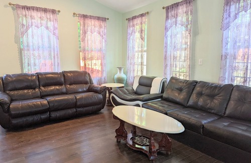 Langdon Casa | Entire Home in NE DC. 5 BD/3BA
