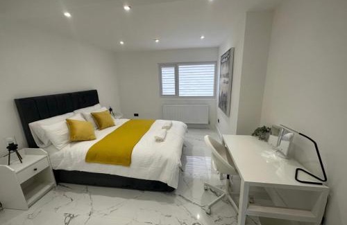 Nottingham Casa | Entire home in Nottingham for family, friends and contractors