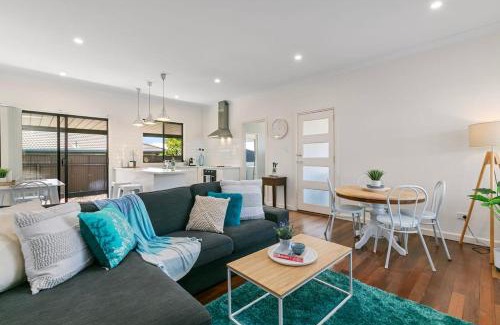 Sturt Casa | Entire Home in Sturt, Free Parking