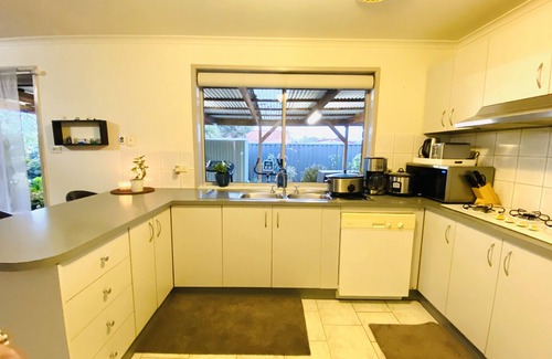 Werribee Casa | Entire Home In Werribee On the Best Possible Location.