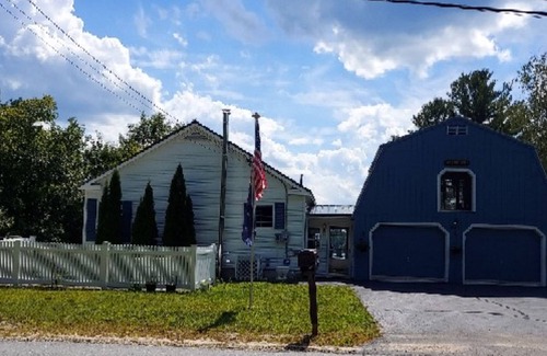 Wakefield Casa | Entire Home on Lake Ivanhoe East Wakefield, NH