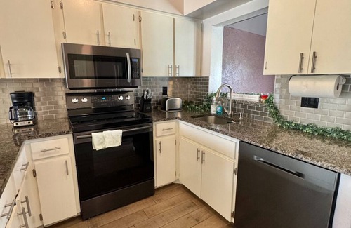 San Carlos Park Casa | Entire home; Patio; Pet Friendly; Spacious Parking; 5 mins to RSW airport