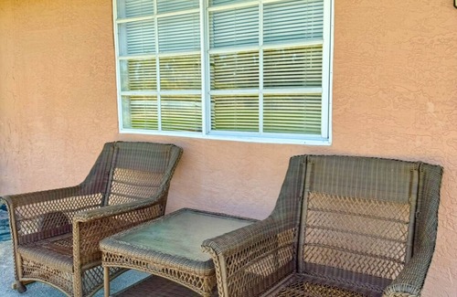 San Carlos Park Casa | Entire home; Patio; Pet Friendly; Spacious Parking; 5 mins to RSW airport