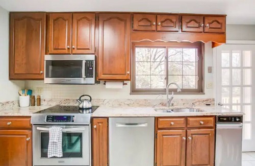 Taylor Run Casa | Entire Home Quiet Neighborhood 6 bedrooms, 8 beds, 3 bathrooms