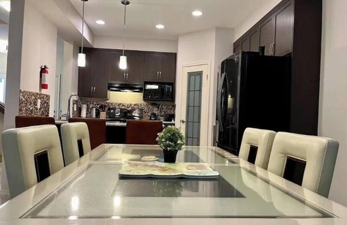 Winnipeg Casa | Entire home - Roomy 4 bedroom House