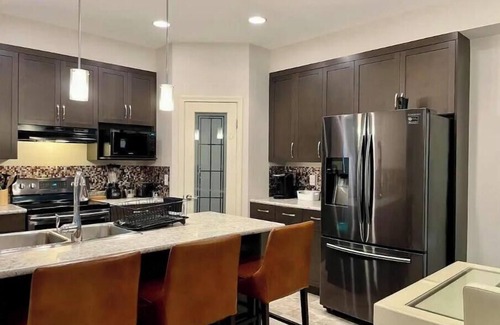 Winnipeg Casa | Entire home - Roomy 4 bedroom House