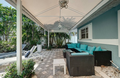South Corals Casa | Entire home with a resort style pool. Close to beaches, shopping & resturants.