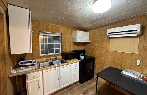 Sutton Casa | Entire house 2 bedrooms with washer&dryer,Main Street,Sutton,Street parking,wifi