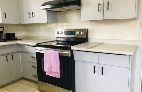 West Edmonton Casa | Entire House 3 bedroom Walking to West Ed Mall