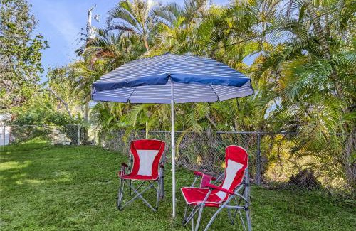 Iona Casa | Entire House 3 Bedroom 4 Queen Beds 2 Sofa Beds 3 Mattress Bunk Bed 2 Bath 4 Miles from Fort Myers Beach