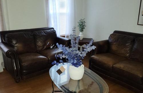 Thompsonville Apartamento | Entire house - 4 Bedroom-Enfield