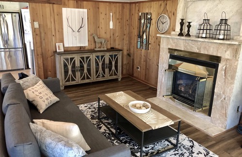 Fort Erie Cabaña | Entire house cottage with view of the Niagara River.